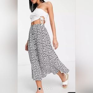 & Other Stories Button Down Midi Skirt in Blue Daisy Print